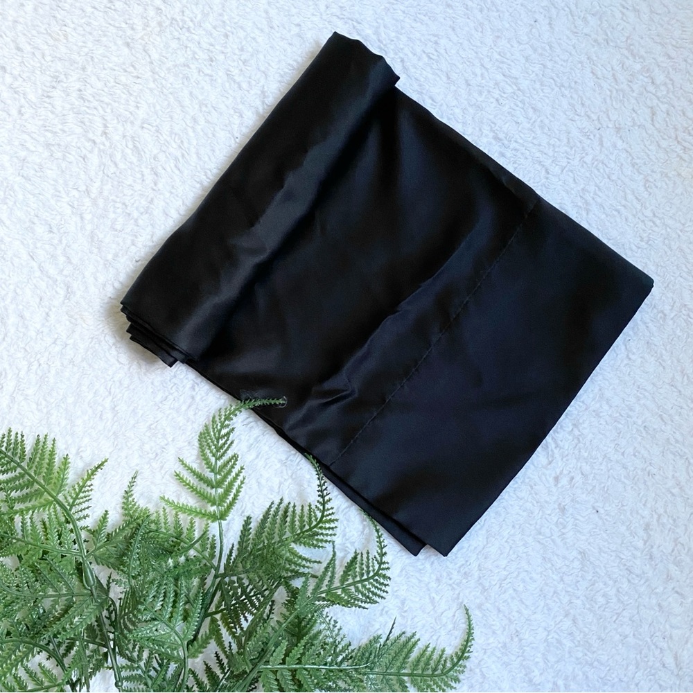 The Beauty Room | black satin pillowcase